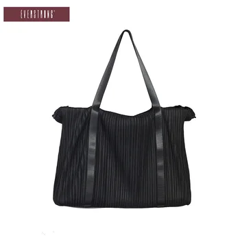 Miyake Плиссированный 2023 Новый Женский Рюкзак Большой емкости на одно плечо, черная универсальная повседневная сумка для пригородных поездок, сумка для женщин