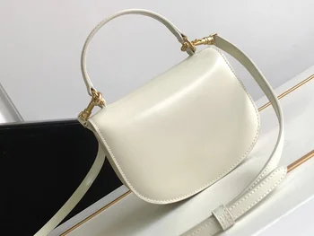 Дизайнерская брендовая сумка из гладкой воловьей кожи Квадратного дизайна с изогнутым дном и откидывающейся спинкой для переноски на одно плечо из новой серии сумок Channels